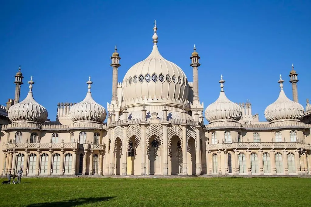 Super Central 3 Bedroom Flat Next To Brighton Beach & Shopping Center Sleep 10 Guests 0*,